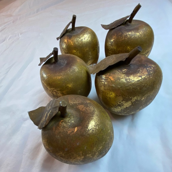 Gold Leaf Gilded Apples sculptural Figurine Fruit 3” x 3.5” - Picture 2 of 10